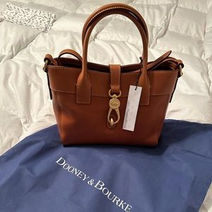 NWT Dooney and Bourke Amelie bag